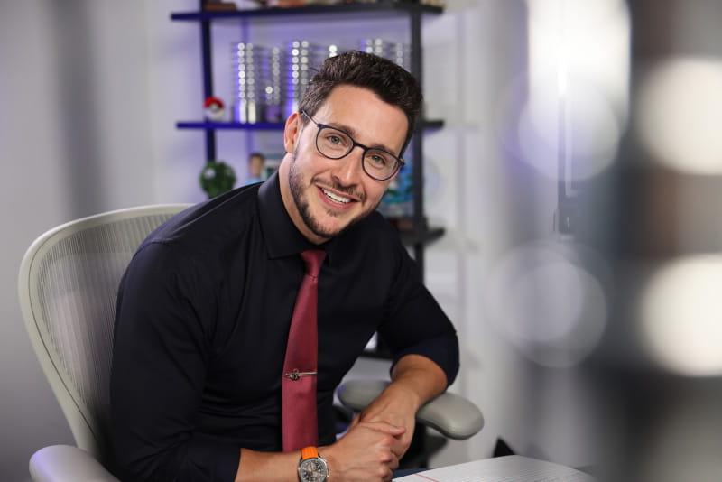 El Dr. Mikhail Varshavski es un médico de atención primaria en Nueva Jersey. También es Doctor Mike en las redes sociales, con millones de suscriptores en varias plataformas. (Foto cortesía de Dan Owens)